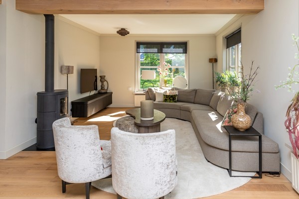 Te koop: Unieke woonboerderij met veel extra's op schitterende locatie met 2745 m² grond!