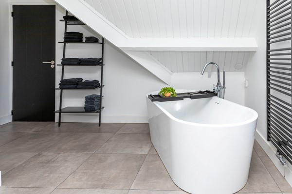 Medium property photo - Dorpsplein 1, 4041 GH Kesteren