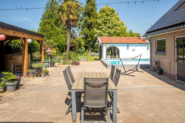 Verkocht onder voorbehoud: Heerlijke plek met een vrijstaande woning en heel veel extra's!