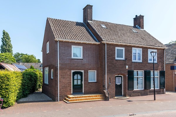 Te koop: Een riant familiehuis op een prachtig perceel met ongekende mogelijkheden!