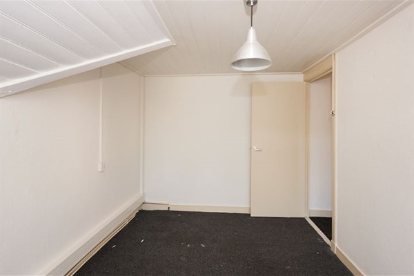 974_720x480.jpg 18