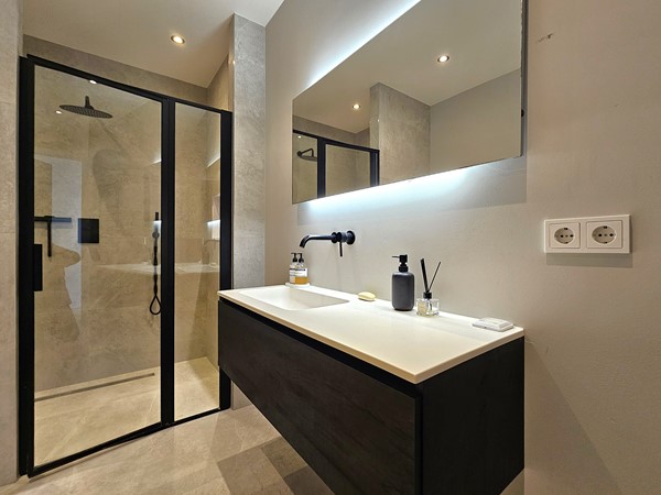 Medium property photo - Hilledijk 77A, 3072 RD Rotterdam