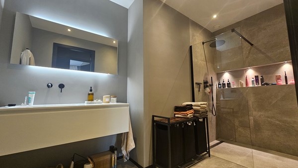 Medium property photo - Hilledijk 89E, 3072 RE Rotterdam
