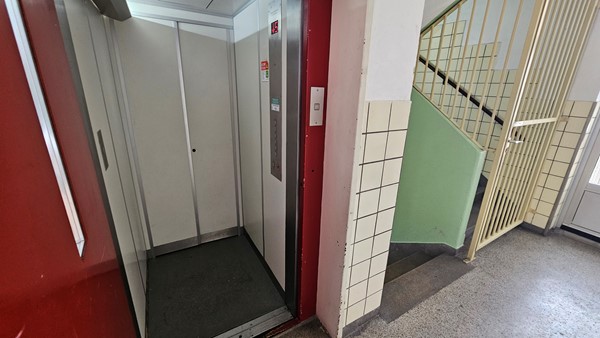 Medium property photo - Herman Robbersstraat 102F, 3031 RL Rotterdam