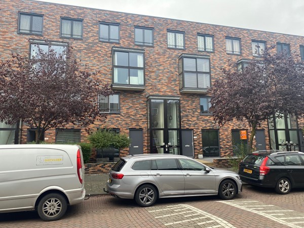 J H Van Den Broekstraat 23-ref-02356, Rotterdam