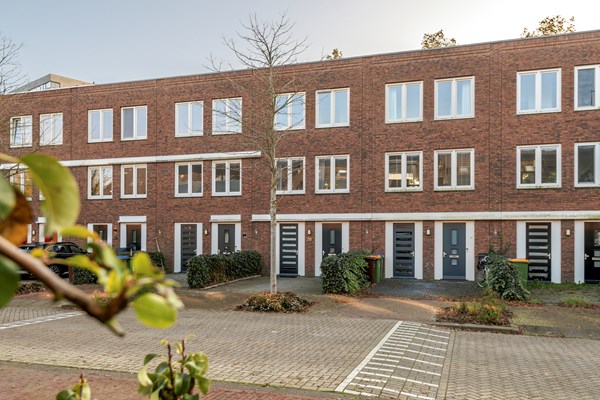 Te koop: MacBridestraat 26, 3902 KK Veenendaal