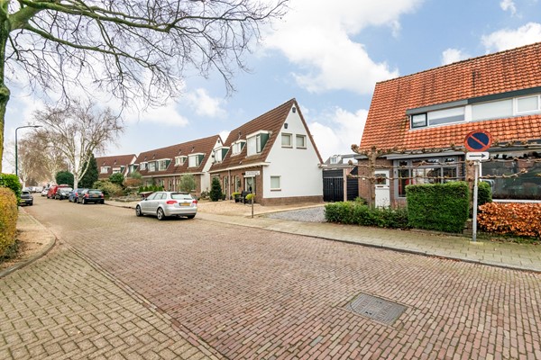Medium property photo - P.H. van Rijnstraat 1, 3904 HG Veenendaal