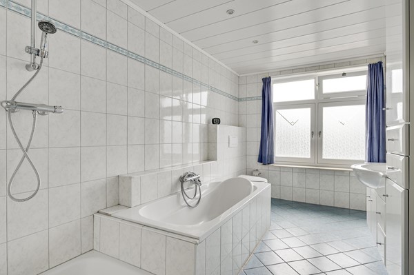 Medium property photo - Helmondseweg 3, 6003 NA Weert
