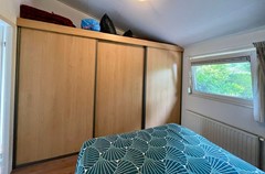 kastenwand in grote slaapkamer.jpg