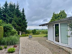 tuin met achterzijde uitzicht.jpg