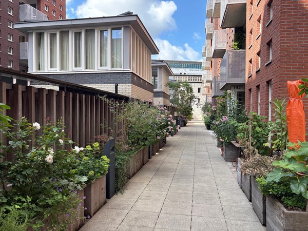 Foto - Verhuurd: Valkenburgerstraat, 1011 NC Amsterdam