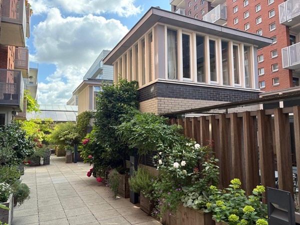 Foto - Verhuurd: Valkenburgerstraat, 1011 NC Amsterdam