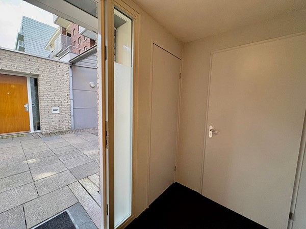 Foto - Verhuurd: Valkenburgerstraat, 1011 NC Amsterdam