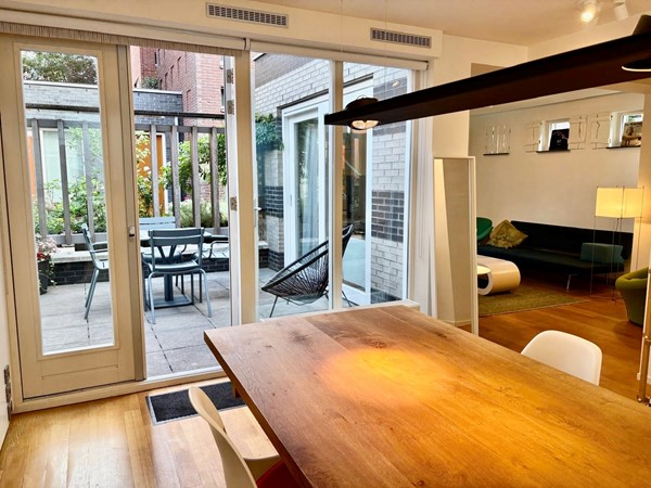Foto - Verhuurd: Valkenburgerstraat, 1011 NC Amsterdam