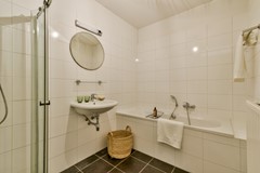 New for sale: Titus van Rijnstraat 152, 1058 GB Amsterdam