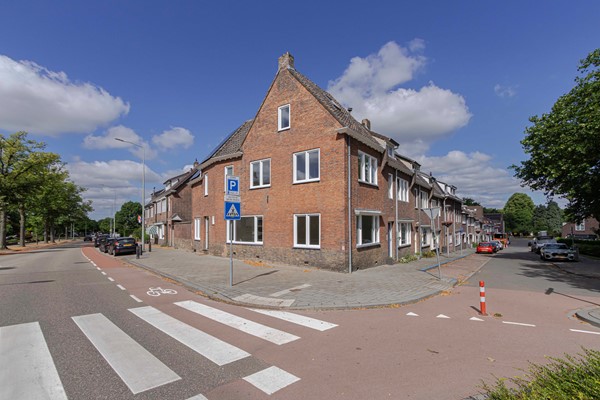 Mooie, recent gerenoveerde instapklare woning met 4 slaapkamers op toplocatie in Bekkerveld, Heerlen.