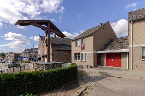 Energiezuinig, vrijstaand geschakeld en instapklaar wonen aan de Kampstraat.