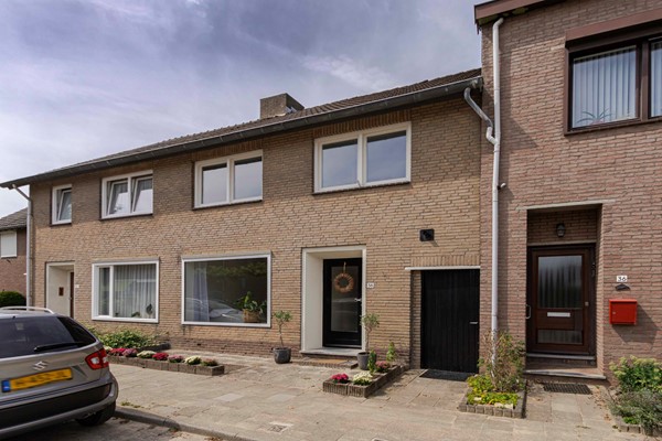 Verrassend ruime, instapklare tussenwoning op toplocatie in Voerendaal!