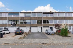 Te koop: Fijne tussenwoning met mooi, groen uitzicht en veel mogelijkheden – De Kommert 44, Heerlen