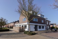 Te koop: Ruim en gemoderniseerd appartement gelegen op de begane grond met tuin en royale garage 