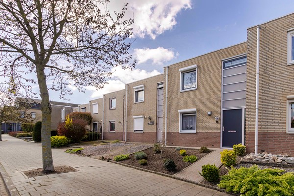 Goed onderhouden tussenwoning met energielabel A en fijne tuin in Hoensbroek