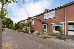 Te koop: Leuke tussenwoning met energielabel A en garage gelegen in Schaesberg 