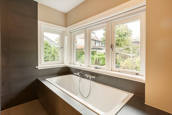 Medium property photo - Van Heemstralaan 19, 6814 KB Arnhem