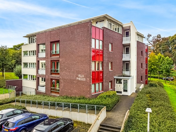 Verkocht onder voorbehoud: MODERN EN RUIM APPARTEMENT MET LIFT, PARKEERKELDER EN EEN LOGGIA/BALKON! ENERGIELABEL A+.