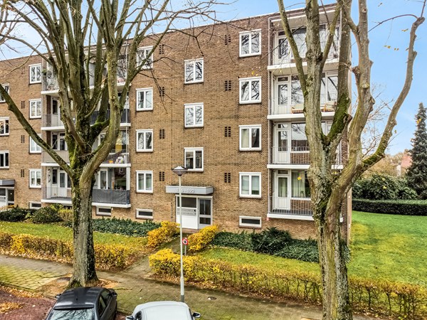 Verkocht onder voorbehoud: OP GOEDE LOCATIE NABIJ CENTRUM INSTAPKLAAR, MODERN APPARTEMENT MET 2 BALKONS EN KELDERBERGING.