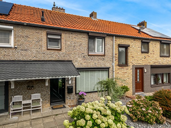 Te koop: OP EEN FIJNE LOCATIE IN OUD-GELEEN SFEERVOLLE TUSSENWONING MET GARAGE ACHTEROM.