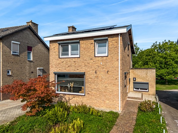 Te koop: Op rustige locatie vrijstaande woning met een appartement. IDEAAL VOOR DUBBELE BEWONING.