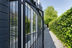 77-Warder 174 Warder.jpg