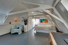 81-Warder 174 Warder.jpg