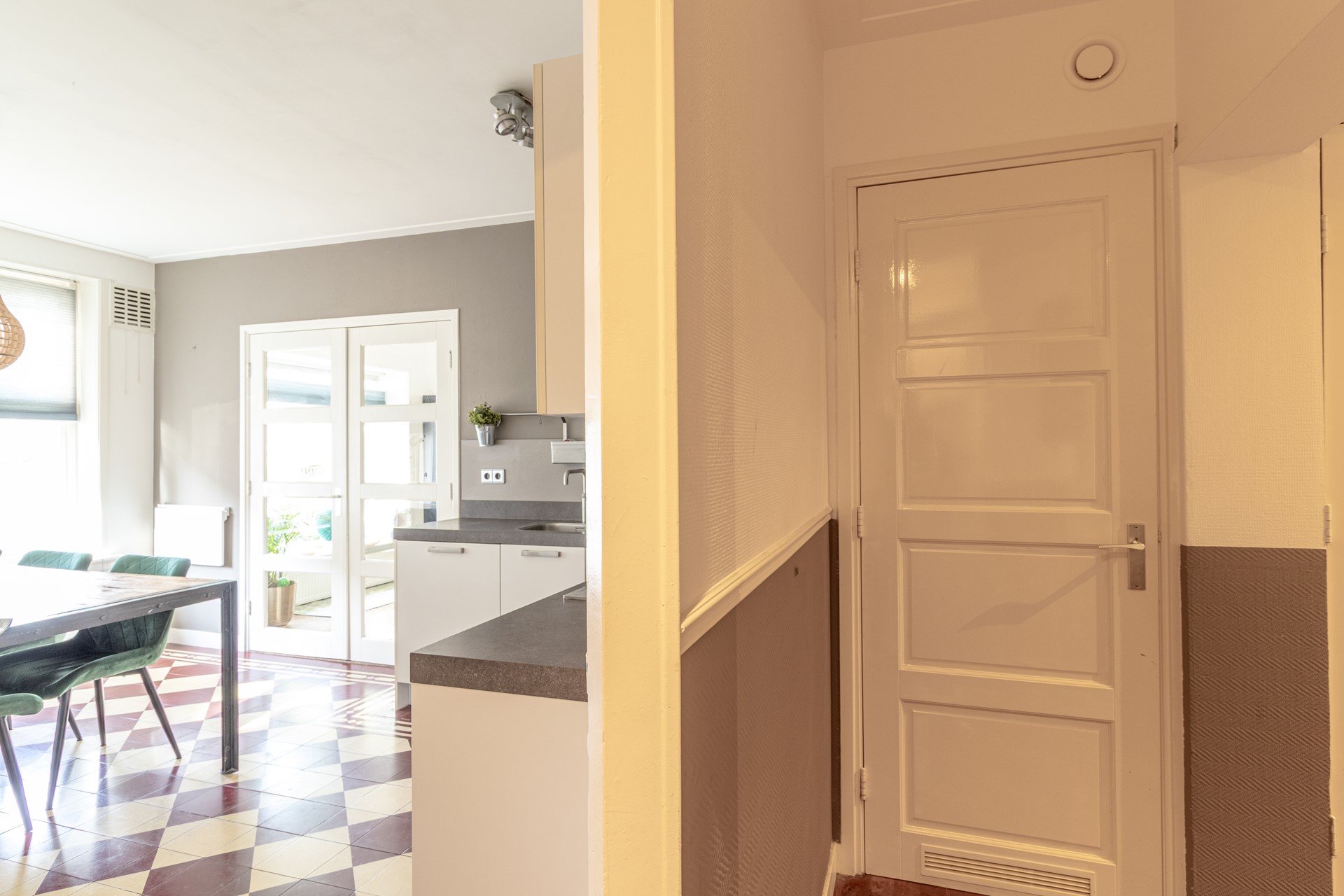 Appartement te huur: Helmholtzstraat 1, Amsterdam