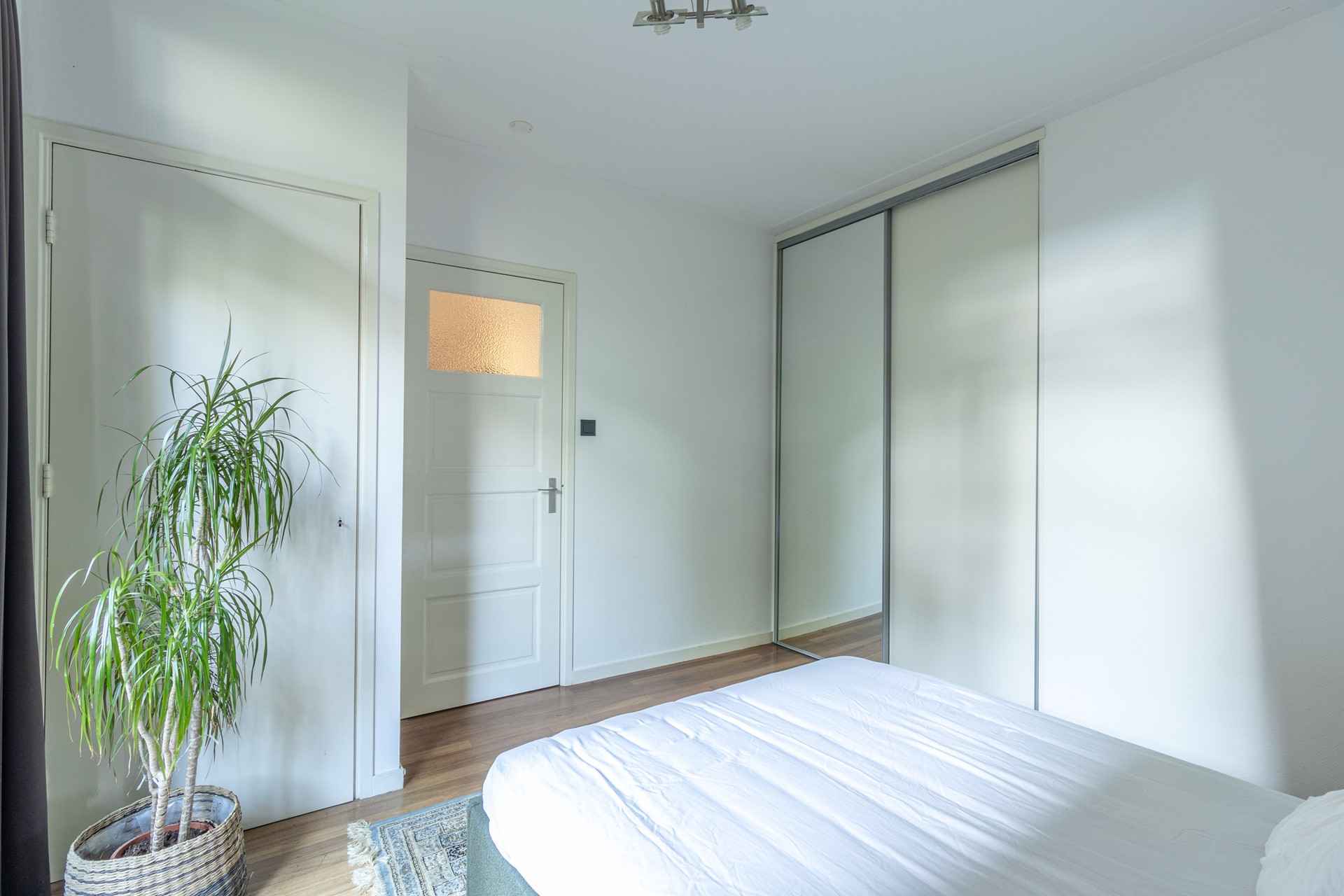 Appartement te huur: Helmholtzstraat 1, Amsterdam