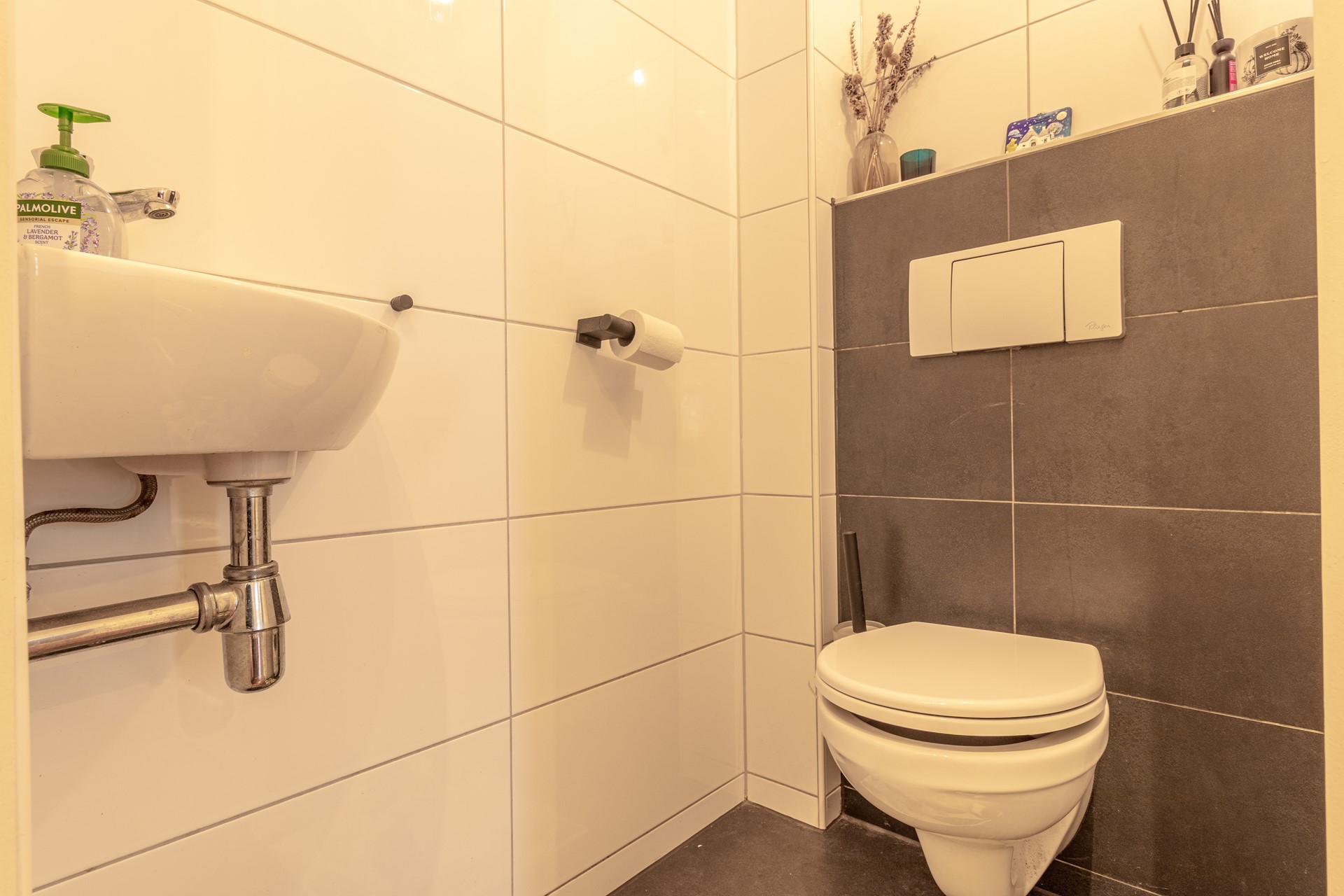 Appartement te huur: Helmholtzstraat 1, Amsterdam