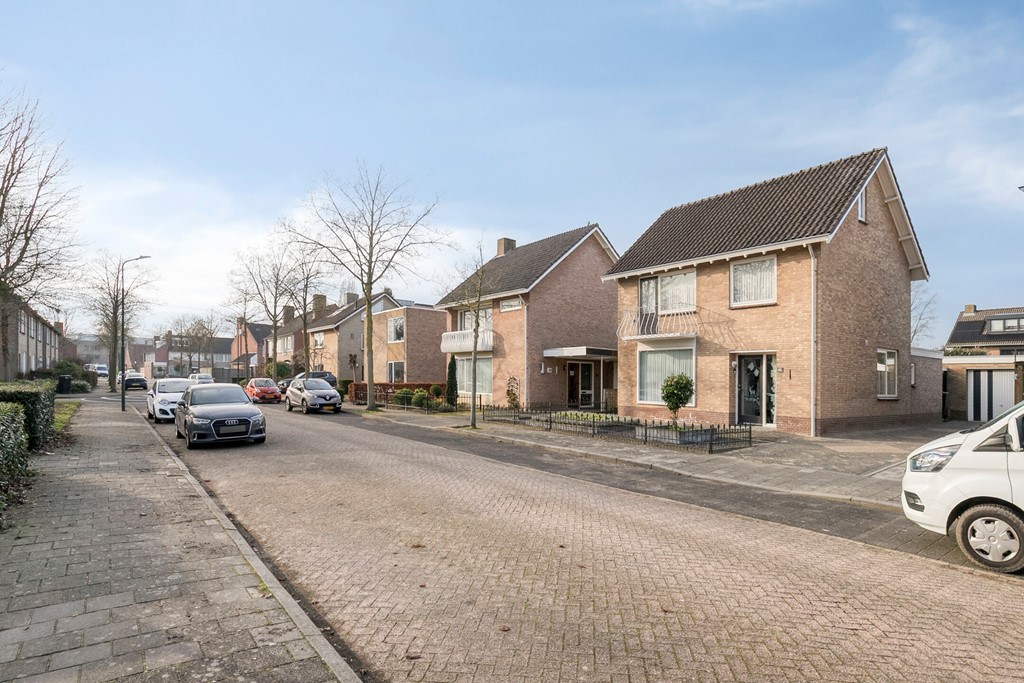 PastoorvanGeldropstraat355482JRSchijndelNL-01.jpg