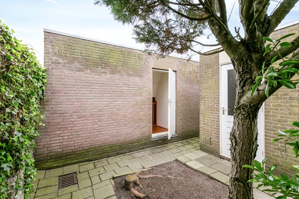 Medium property photo - Sint-Antoniusstraat 4, 4611 TB Bergen op Zoom