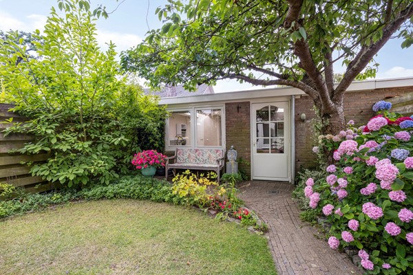 Medium property photo - Mozartlaan 33, 4614 AL Bergen op Zoom