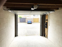 foto-garage-tormentil-van-binnenuit.JPG