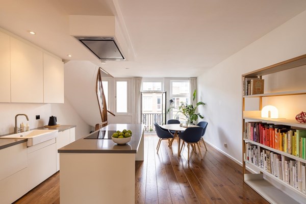 Medium property photo - Van Beuningenstraat 207-3, 1051 XR Amsterdam