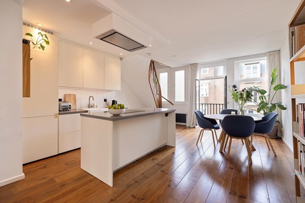 Medium property photo - Van Beuningenstraat 207-3, 1051 XR Amsterdam