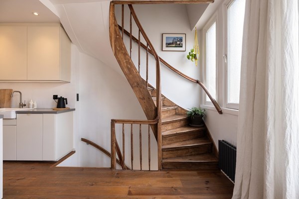 Medium property photo - Van Beuningenstraat 207-3, 1051 XR Amsterdam