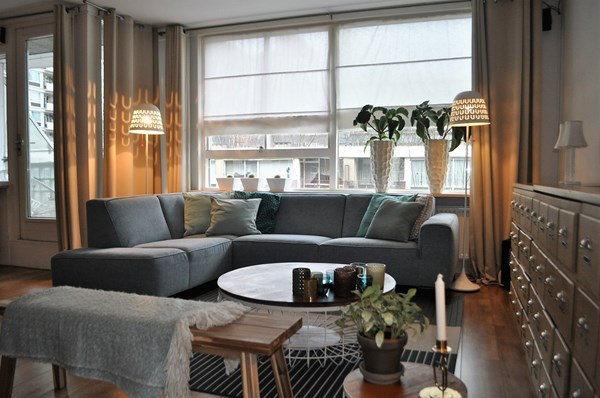 For rent: Dit appartement is zeer sfeervol ingericht en af!
Geweldige locatie gelegen in het bruisende deel van de stad. For rent: Dit appartement is zeer sfeervol ingericht en af!
Geweldige locatie gelegen in het bruisende deel van de stad.