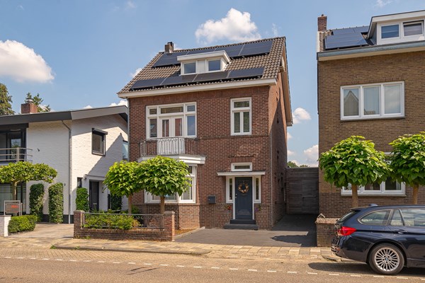 Verkocht: Moderne jaren '30 stijl topper met authentieke details te Voerendaal