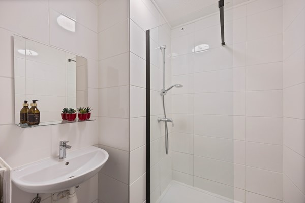 Foto - Te koop: Instapklaar recent gerenoveerde appartement met energielabel A++, 3 ruime slaapkamers, 2 balkons en separate berging 