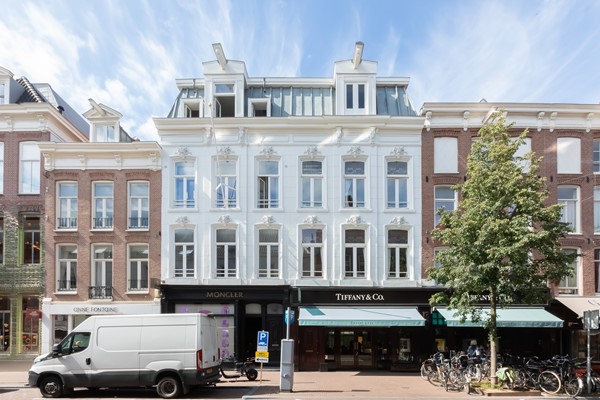Onder bod: Pieter Cornelisz. Hooftstraat 90-2, 1071 CC Amsterdam
