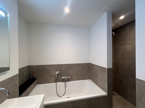 Medium property photo - Churchill-laan 183-3, 1078 DZ Amsterdam