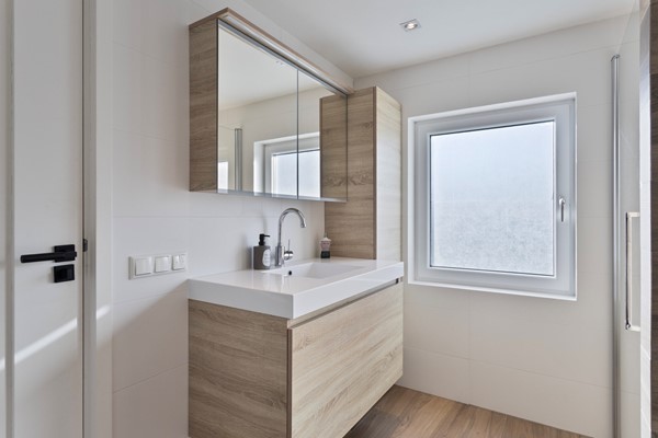 Medium property photo - Burgemeester van Ginnekenstraat 11, 6021 AH Budel