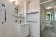 27Limburg Van Sirumlaan 51-34 badkamer wastafel.jpg